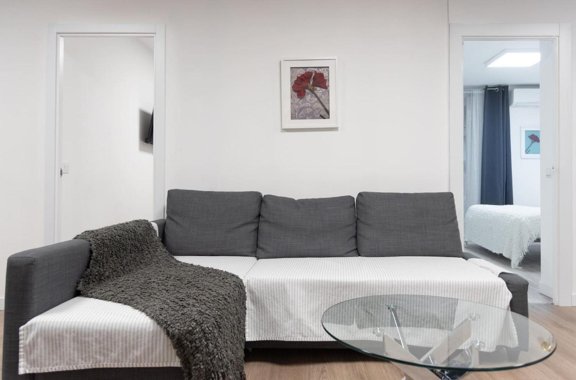 Apartamentos Day Madrid Santo Domingo Centro Gran Via Sol Malasana 外观 照片