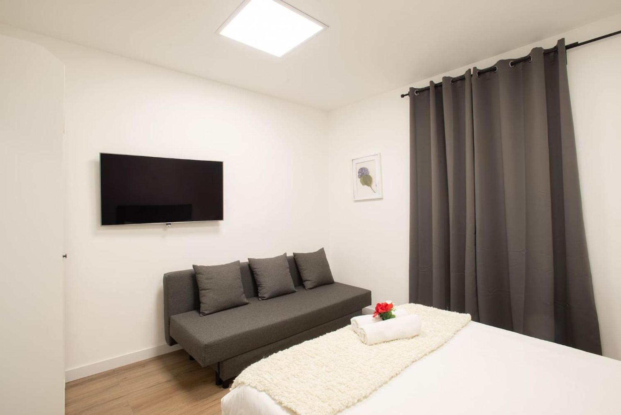Apartamentos Day Madrid Santo Domingo Centro Gran Via Sol Malasana 外观 照片