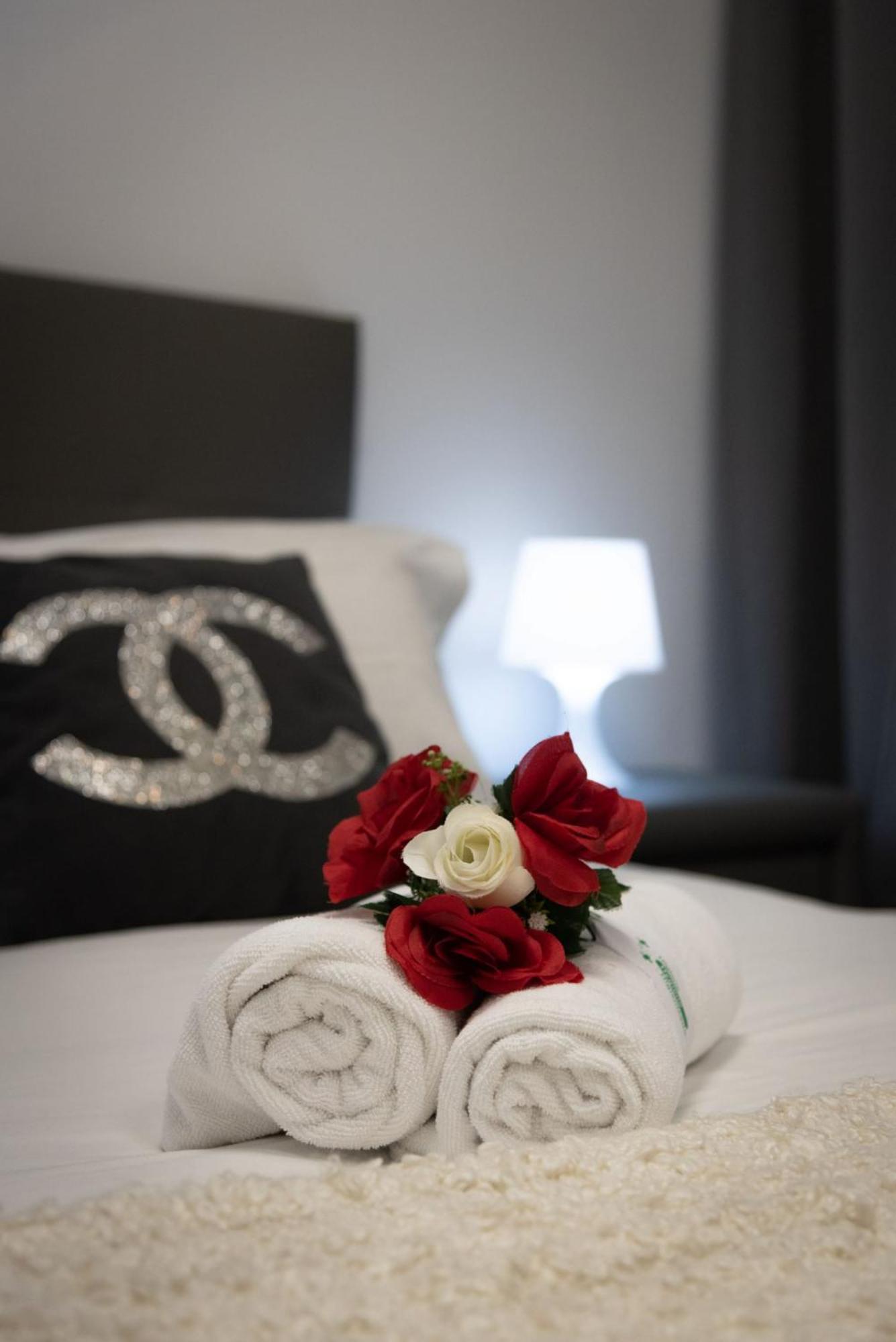 Apartamentos Day Madrid Santo Domingo Centro Gran Via Sol Malasana 外观 照片