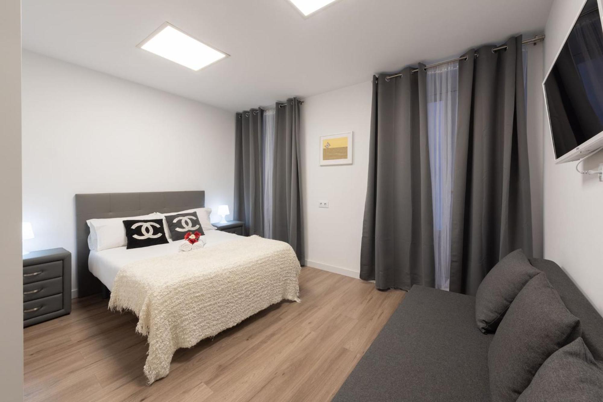 Apartamentos Day Madrid Santo Domingo Centro Gran Via Sol Malasana 外观 照片