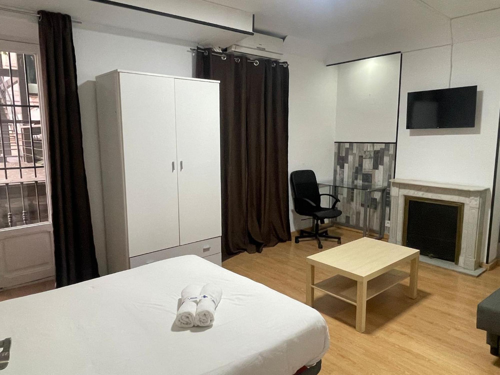 Apartamentos Day Madrid Santo Domingo Centro Gran Via Sol Malasana 外观 照片