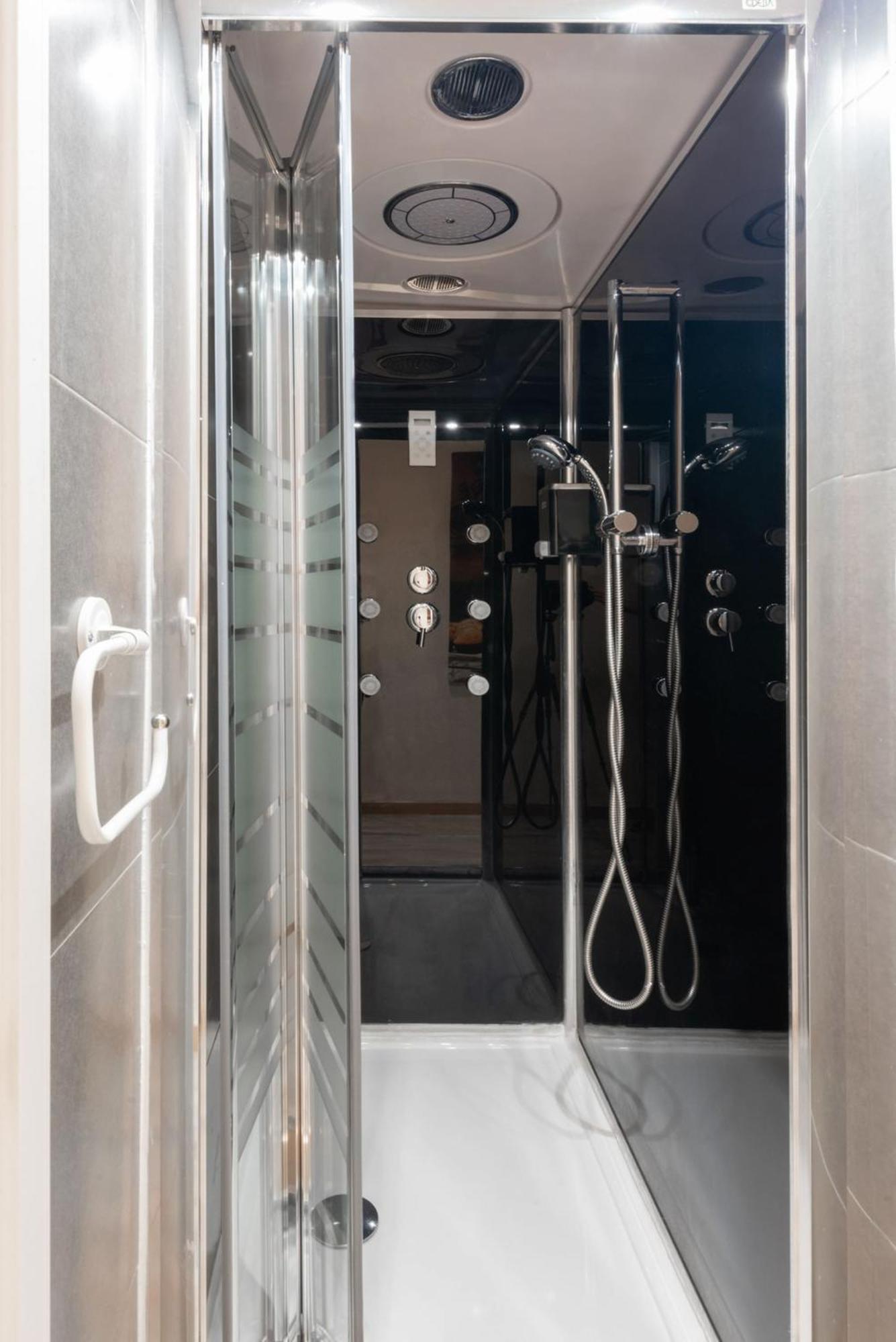Apartamentos Day Madrid Santo Domingo Centro Gran Via Sol Malasana 外观 照片